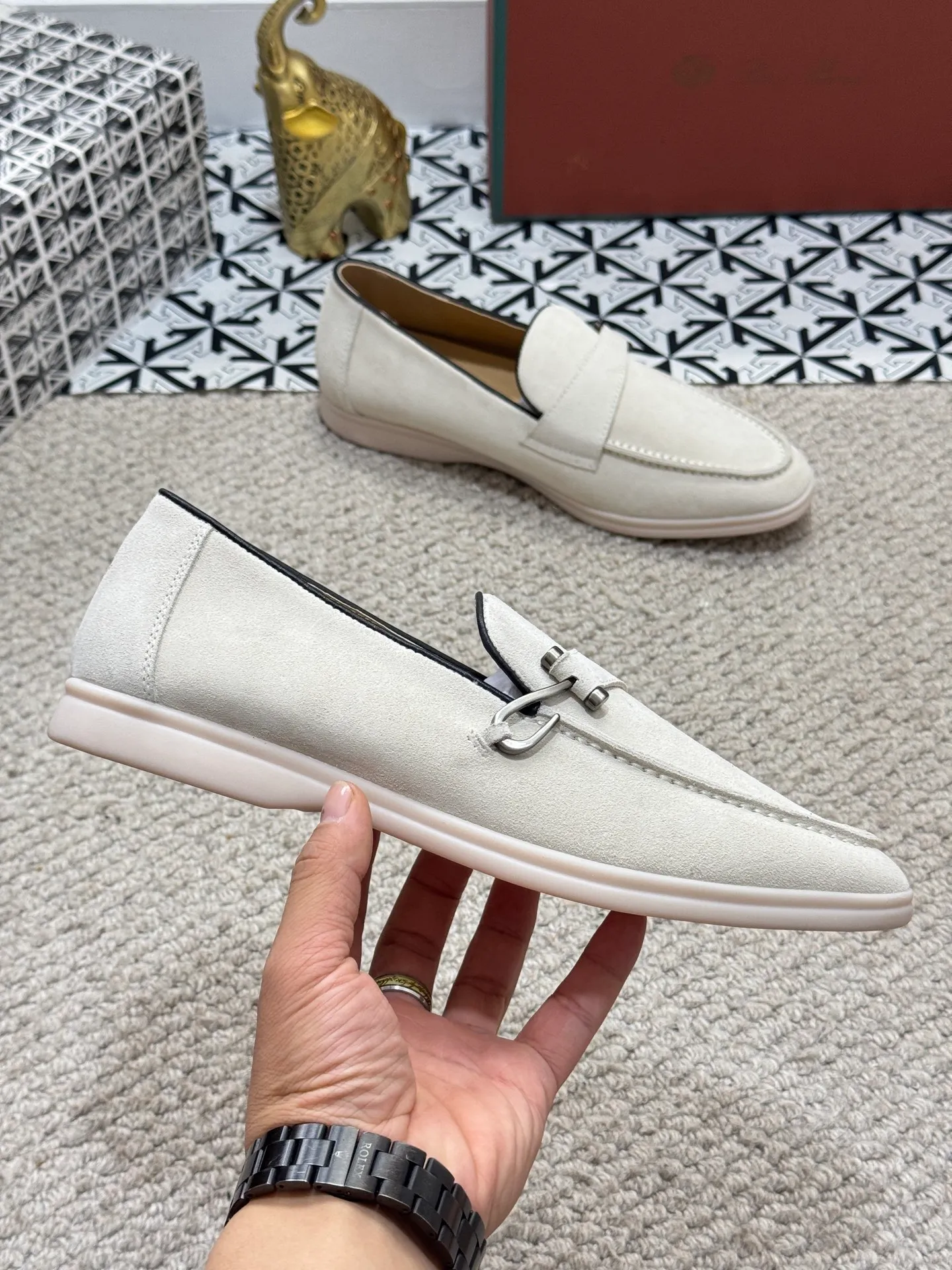 Men's men's shoes 💰380 [New model] 🍓🍓Loro Piana - LP couple model. The new moccasins are made of water-repellent treated suede uppers with rubber soles, a classic. The complex craftsmanship and meticulous structure make the shoes light and soft, allowing you to walk comfortably and freely. Perfect for wearing at the beach or out in the water during the summer. Size: 35-44 (45 customized MH)